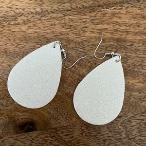 BRAND NEW Sparkly White Earrings ✨
